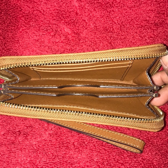 Michael Kors wallet - Picture 4 of 6
